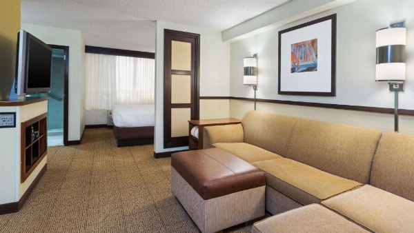 Hyatt Place Fort Lauderdale Cruise Port image 12